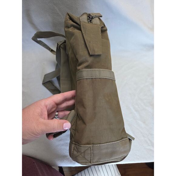 Tommy Bahama Convertible Army Green Backpack Laptop Bag Military Carry On - Picture 3 of 11